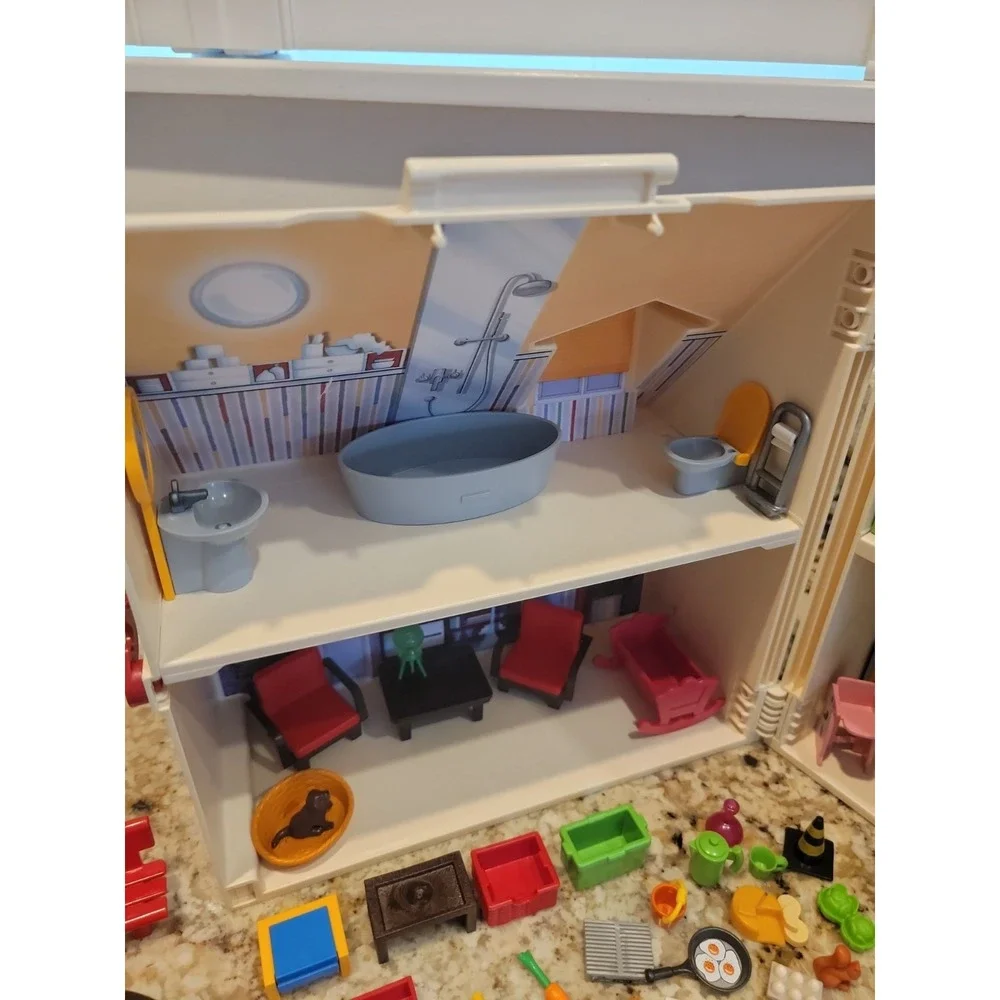 Playmobil Dollhouse 2005 Folding w/People And Accessories Not Complete